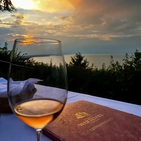 Hotel Schloss Wartensee