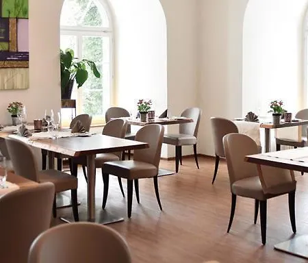 Hotel Schloss Wartensee 3*