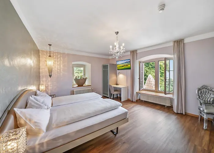 Hotel Schloss Wartensee 3*