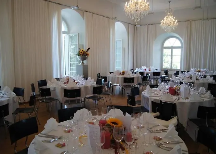 Hotel Schloss Wartensee 3*