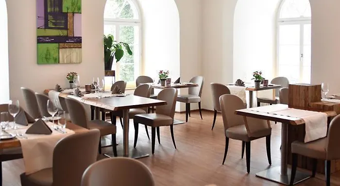 Hotel Schloss Wartensee 3*