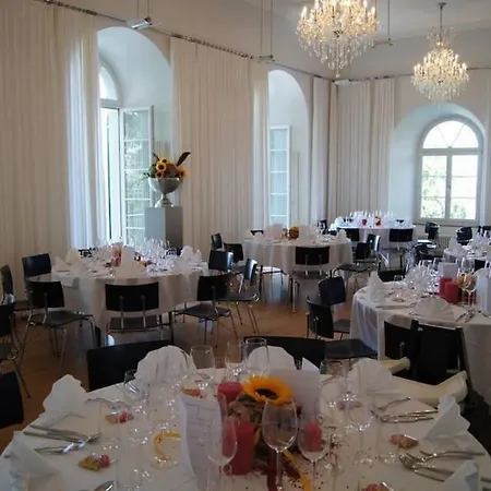Hotel Schloss Wartensee 3*